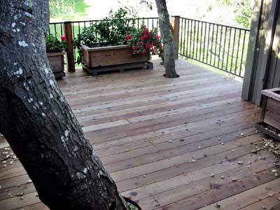 Custom Design & Deck Construction